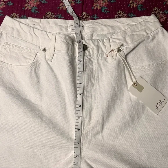 Good American White High Rise Mom Jean - Picture 7 of 10